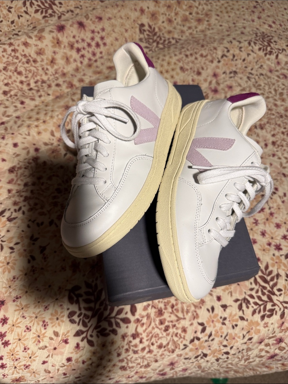 Veja V-12 Sneakers with Light Purple Detailing - Women's